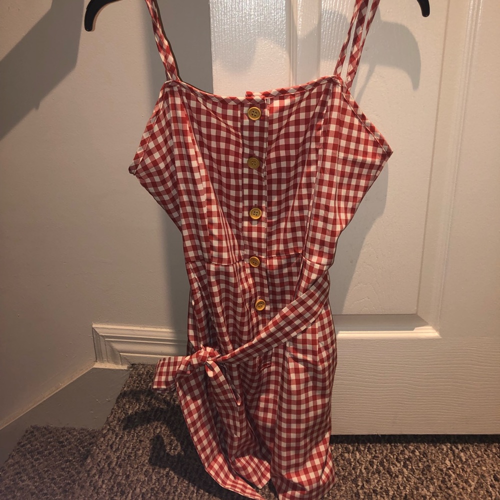 Red gingham tie dress M